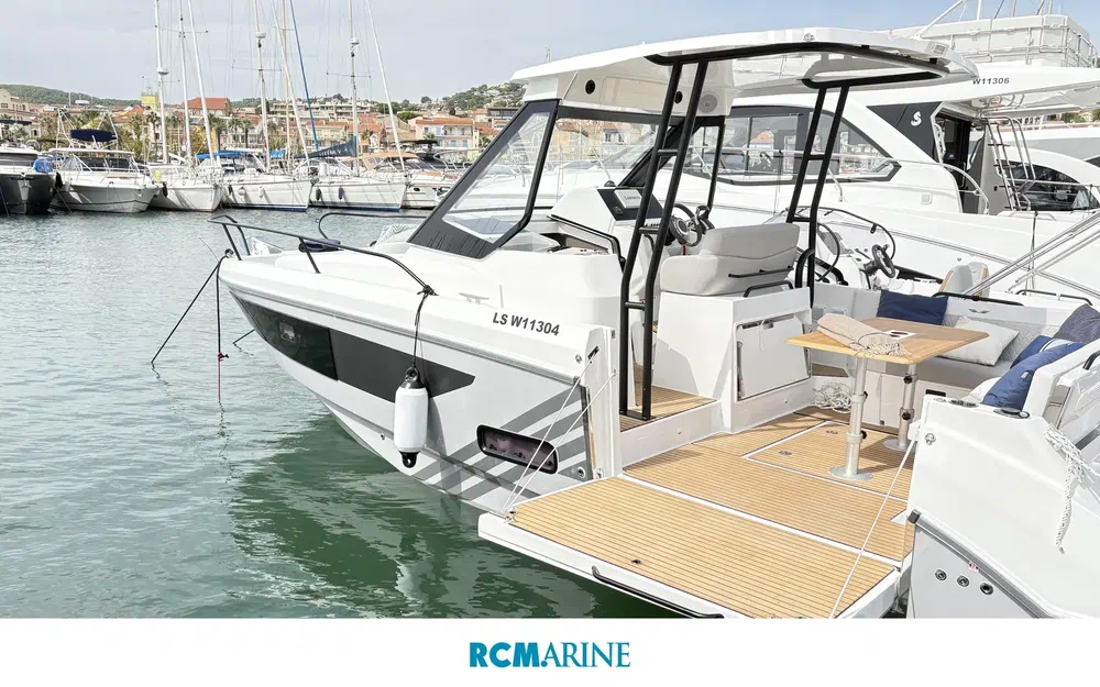 slider 1 Beneteau Flyer 9 Sundeck