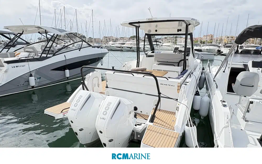slider 2 Beneteau Flyer 9 Sundeck