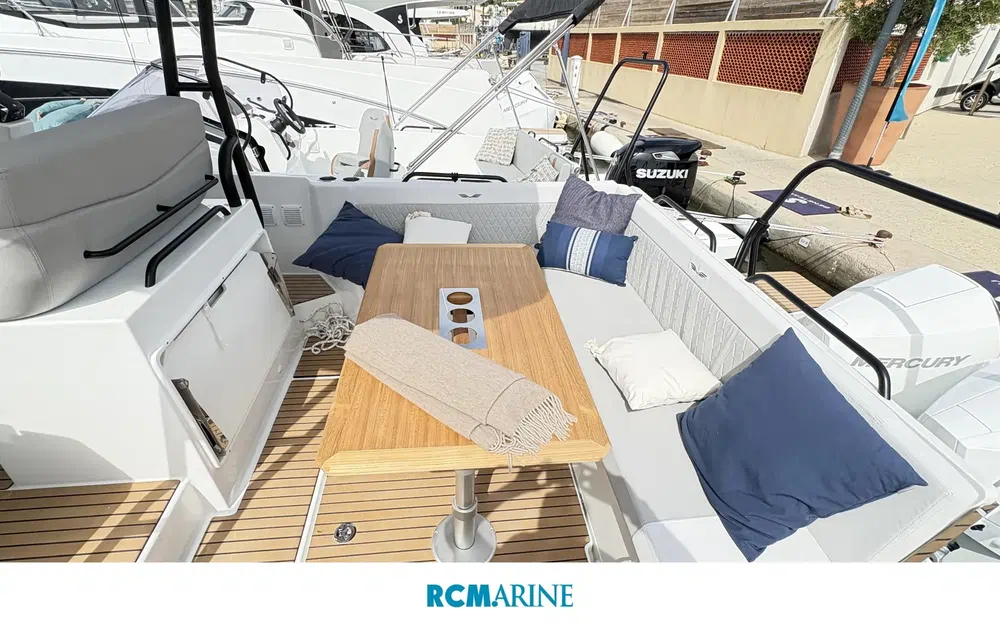 slider 6 Beneteau Flyer 9 Sundeck