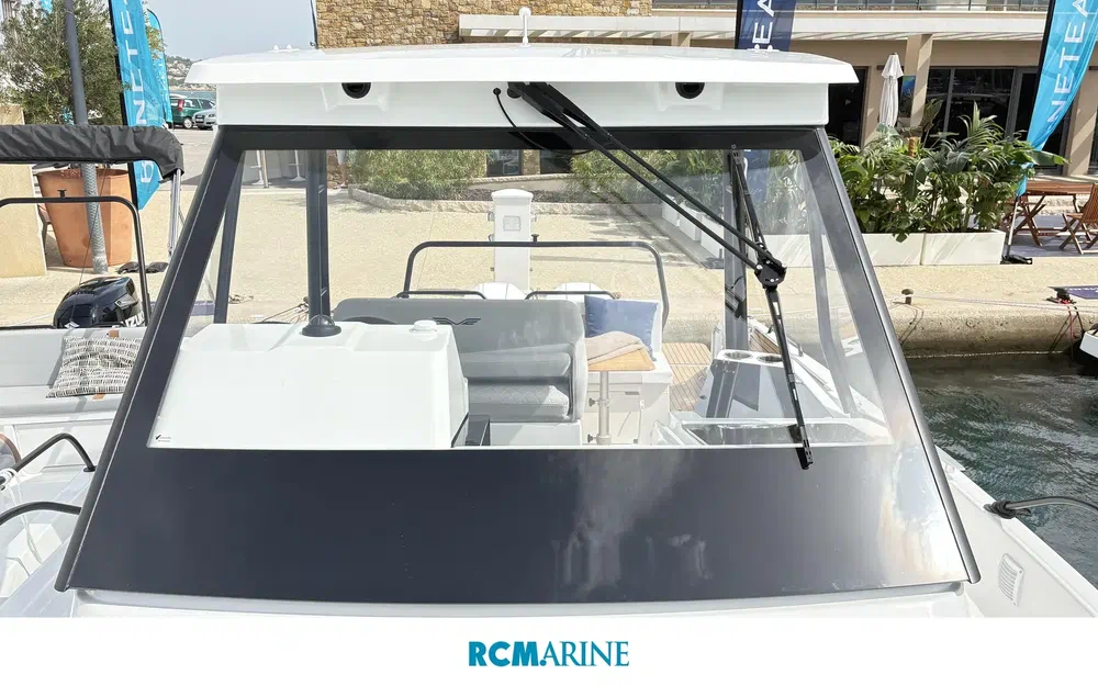 slider 8 Beneteau Flyer 9 Sundeck