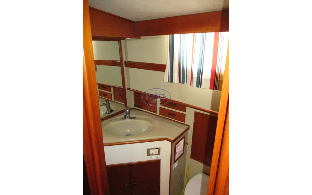 slider 13 Grand Banks 42 Classic
