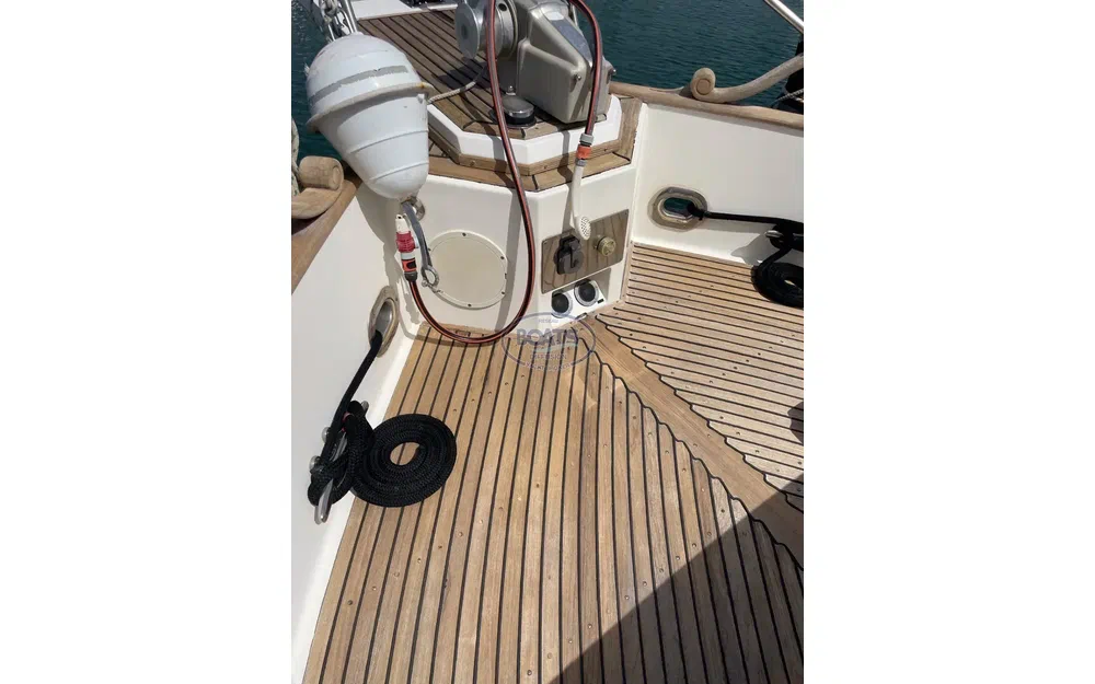slider 2 Grand Banks 42 Classic