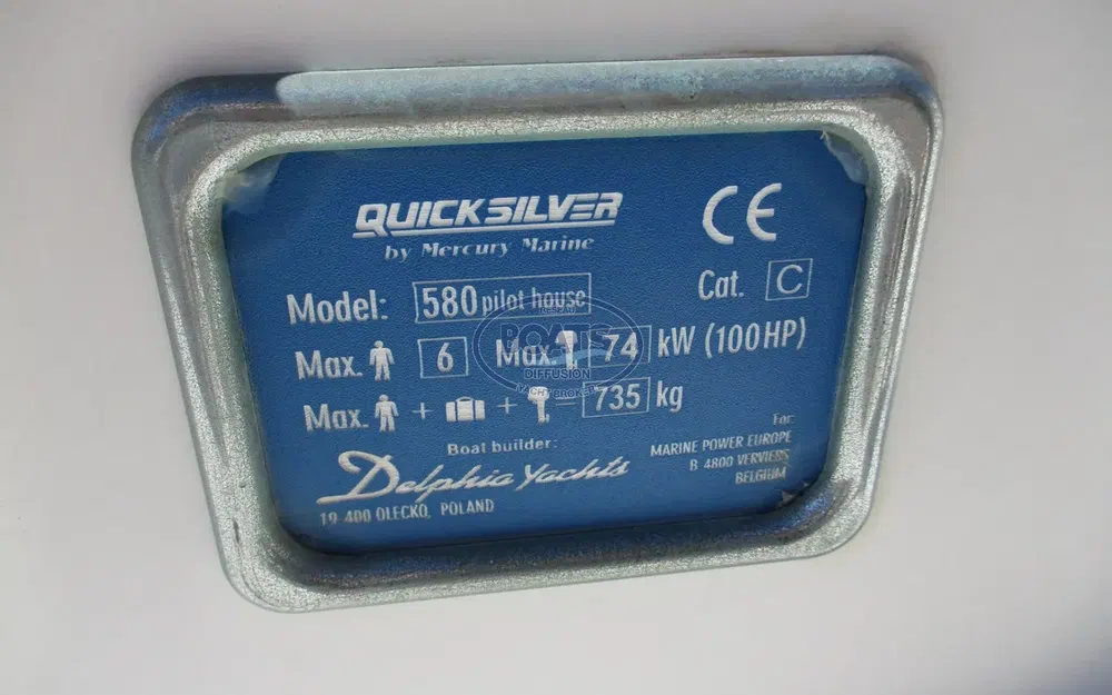 slider 6 Quicksilver 580 Pilothouse