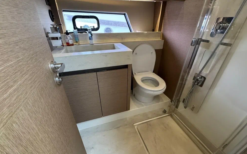 slider 11 Prestige Yachts 520 Fly