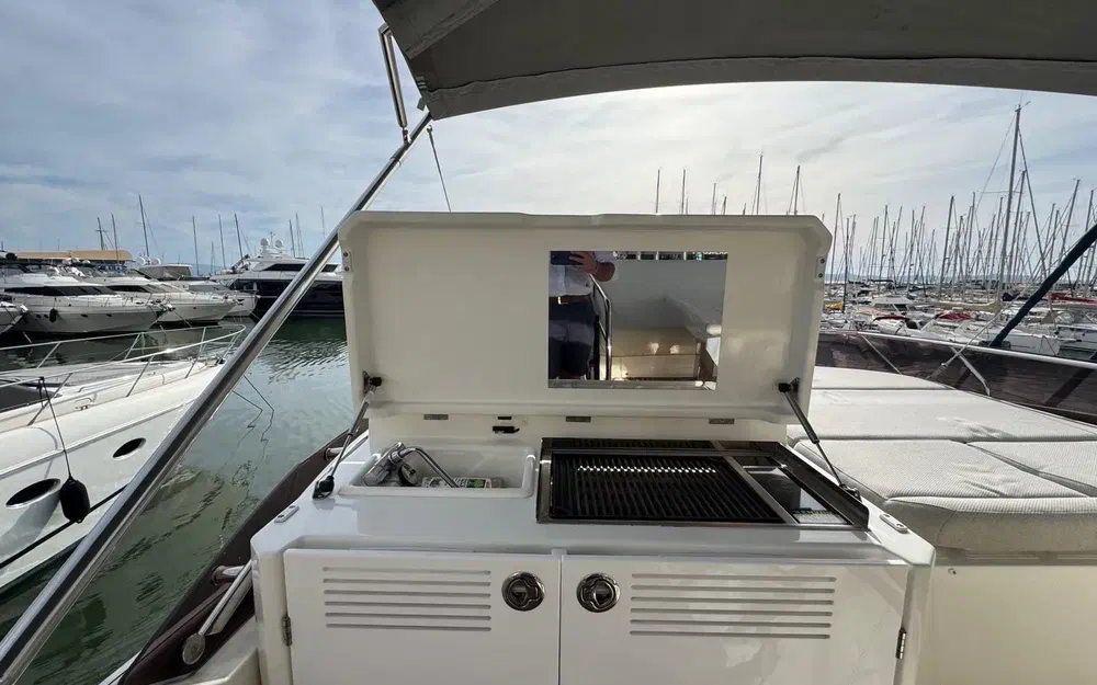 slider 19 Prestige Yachts 520 Fly