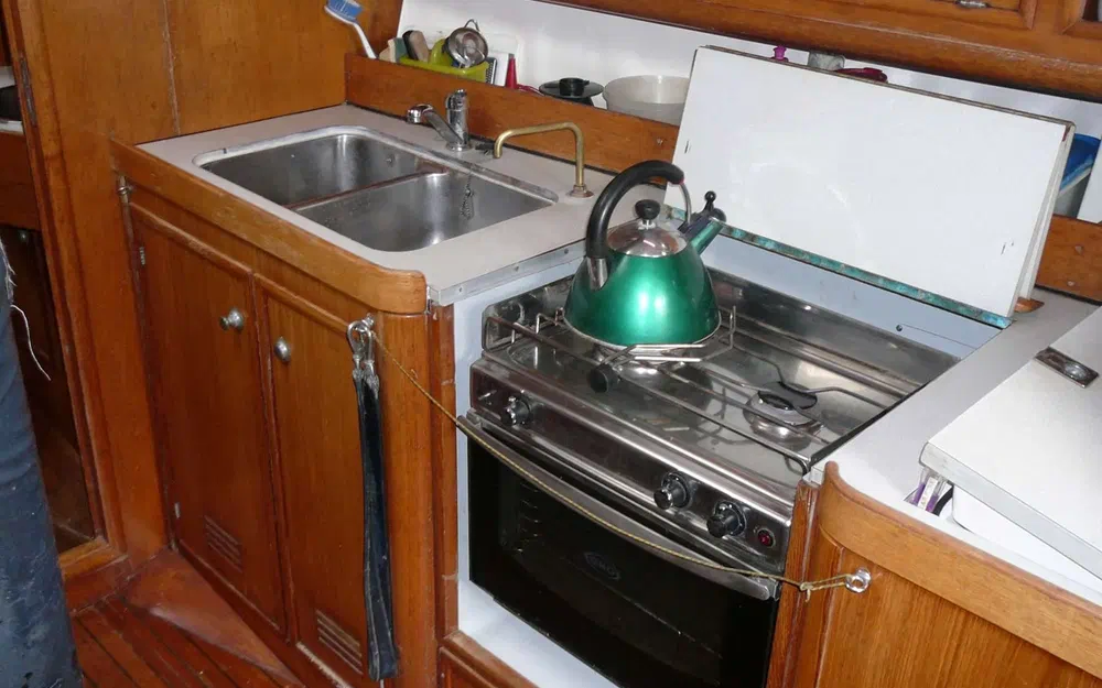 slider 10 Jeanneau Sun Charm 39