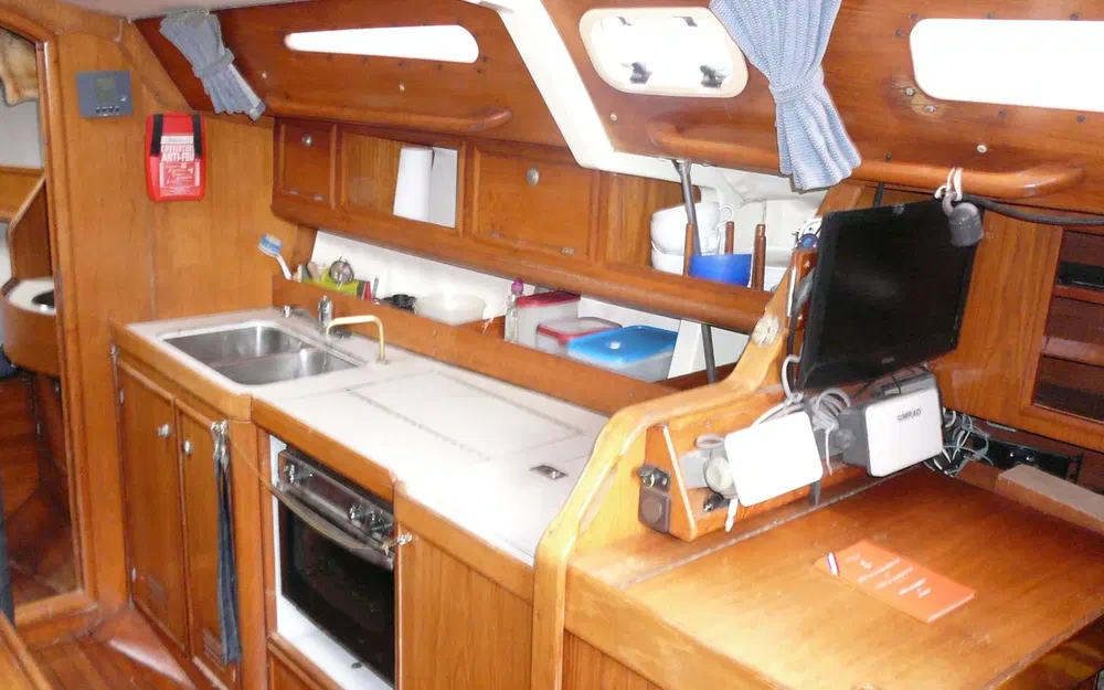 slider 11 Jeanneau Sun Charm 39