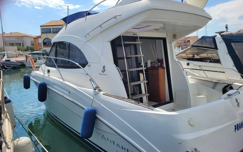 slider 4 Beneteau Antares 30