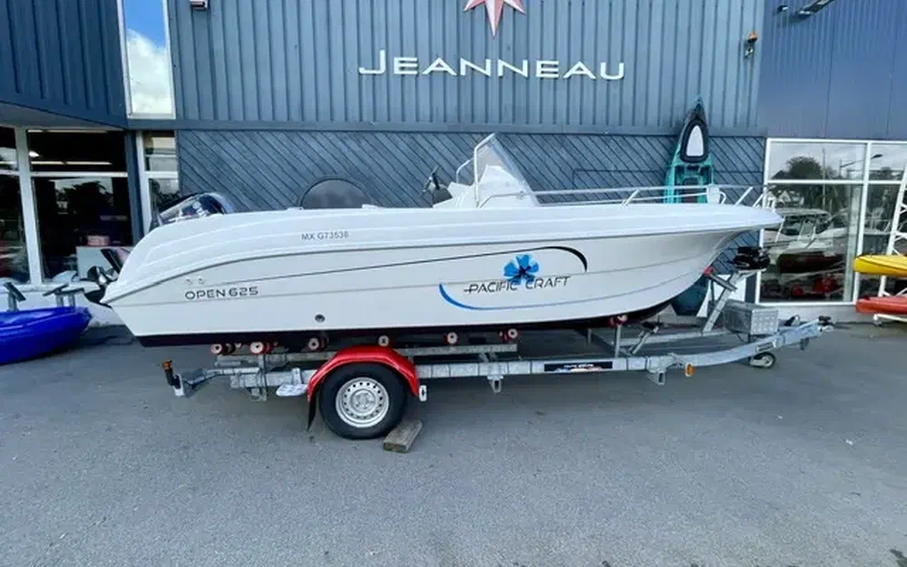 slider 3 Pacific Craft 625 Open