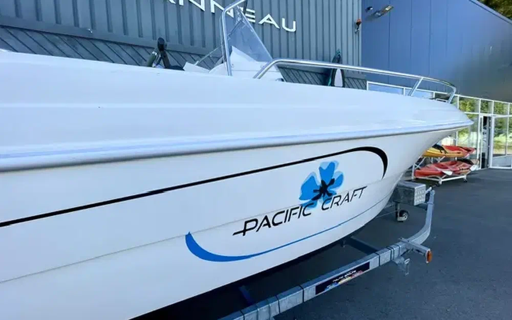 slider 4 Pacific Craft 625 Open