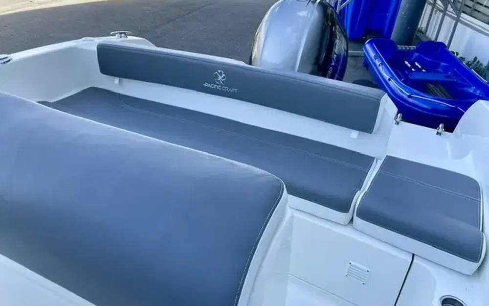 slider 6 Pacific Craft 625 Open