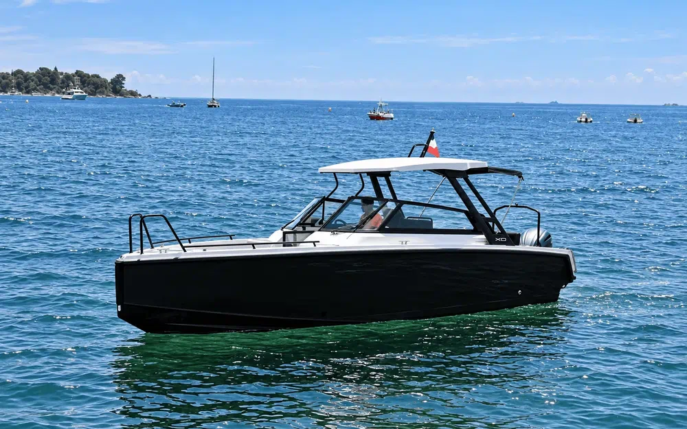 slider 1 XO Boats DSCVR T-Top