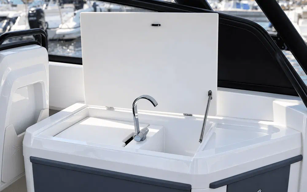 slider 3 XO Boats DSCVR T-Top