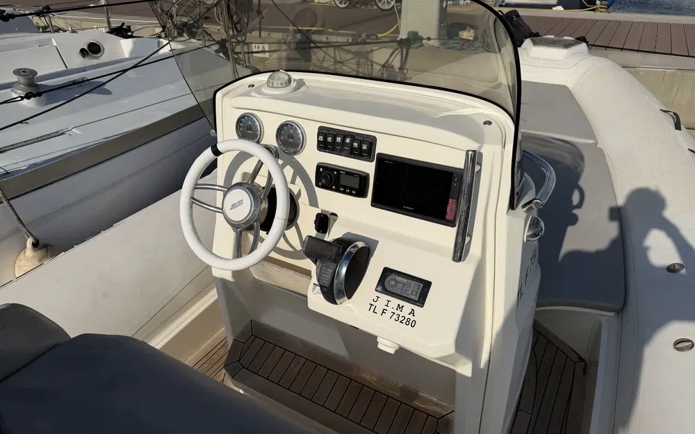 slider 6 Joker Boat Clubman 24