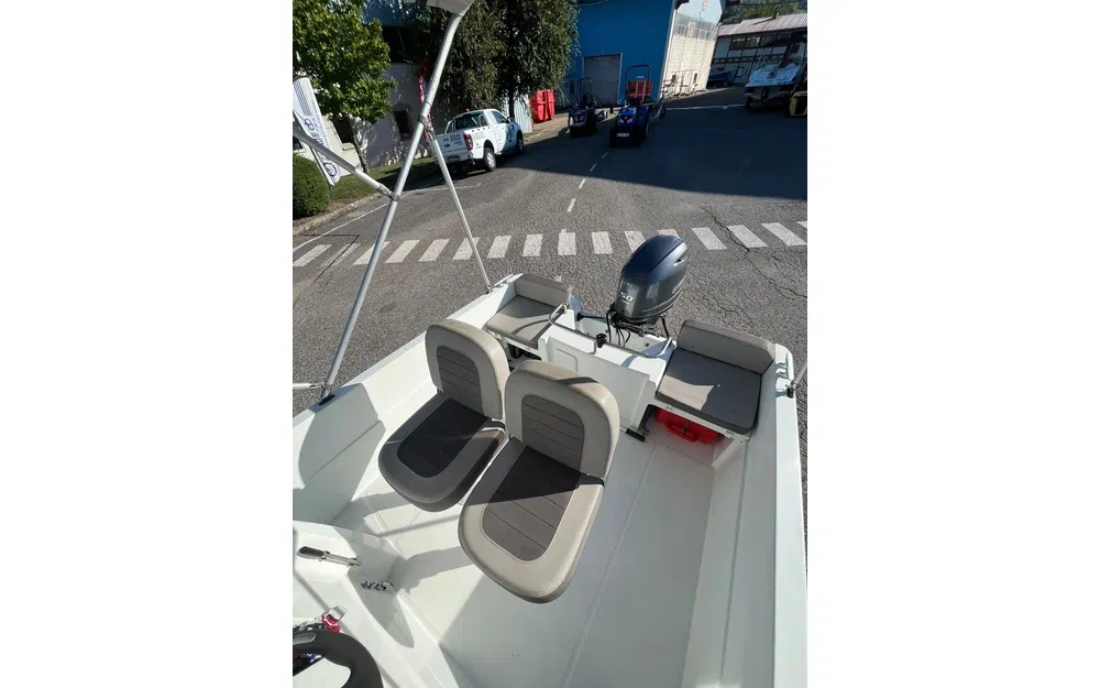 slider 7 Jeanneau Cap Camarat 4.7 CC Cap Camarat 4.7 Style