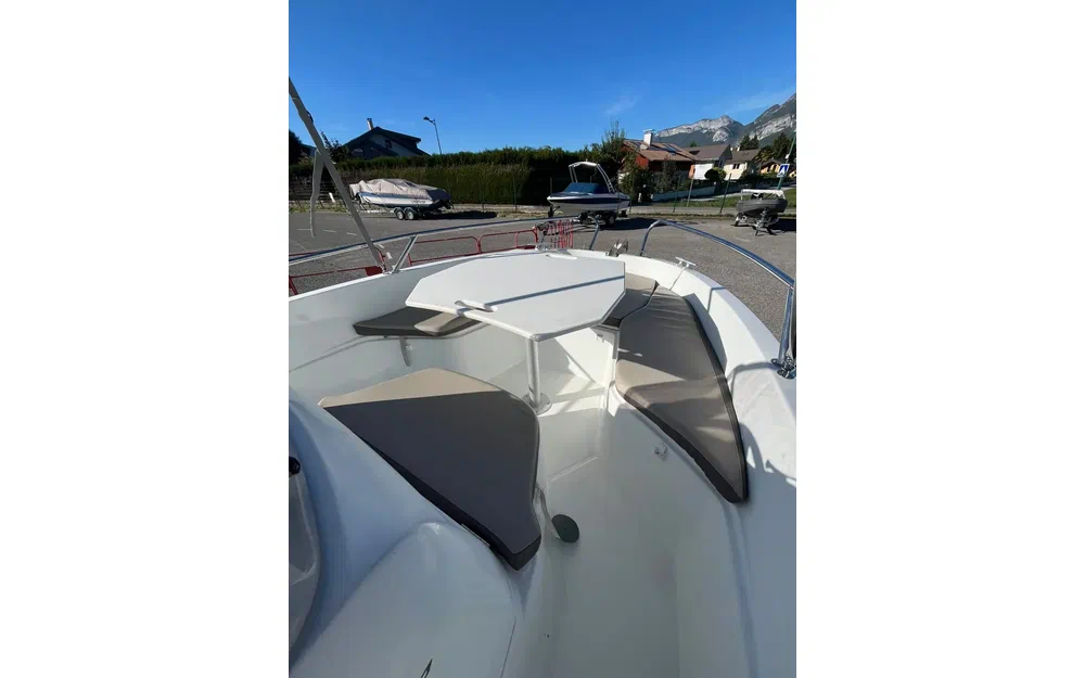 slider 12 Jeanneau Cap Camarat 4.7 CC Cap Camarat 4.7 Style