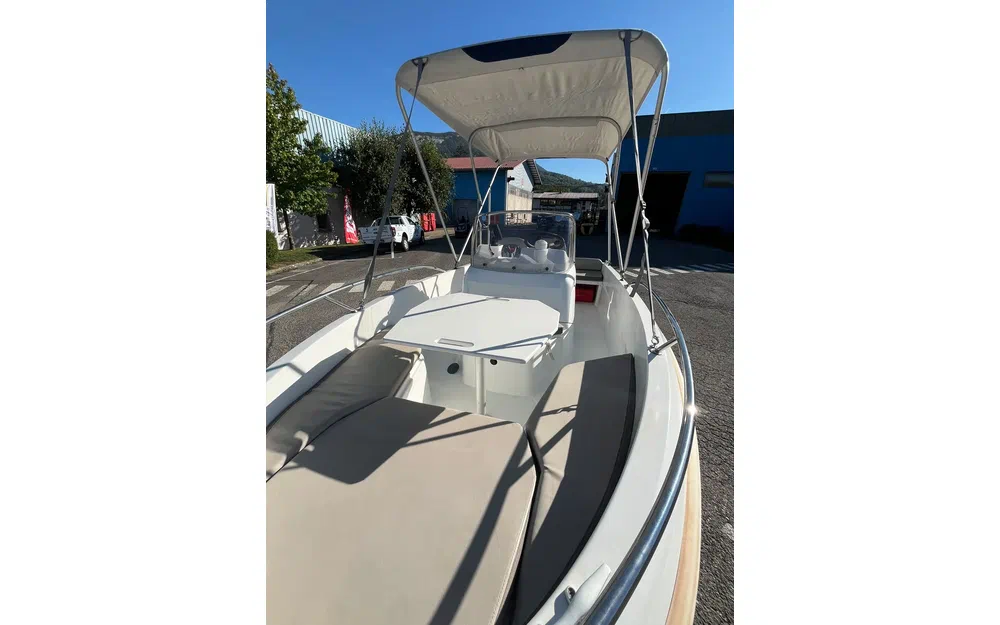 slider 3 Jeanneau Cap Camarat 4.7 CC Cap Camarat 4.7 Style