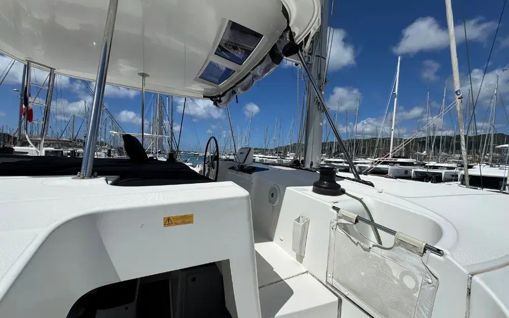 slider 10 Lagoon 46