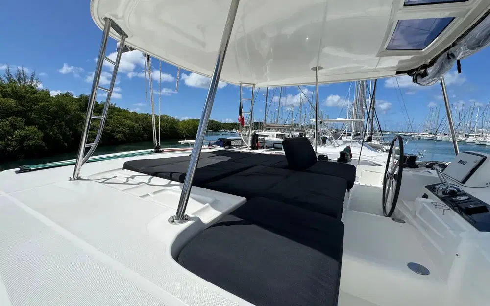 slider 12 Lagoon 46