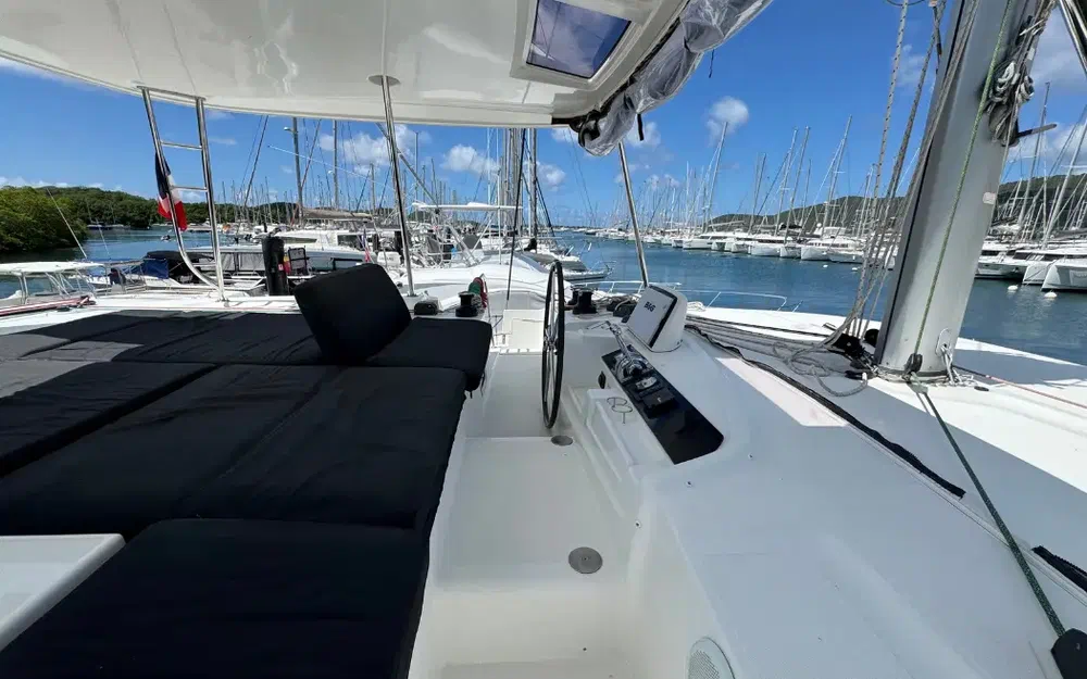 slider 13 Lagoon 46