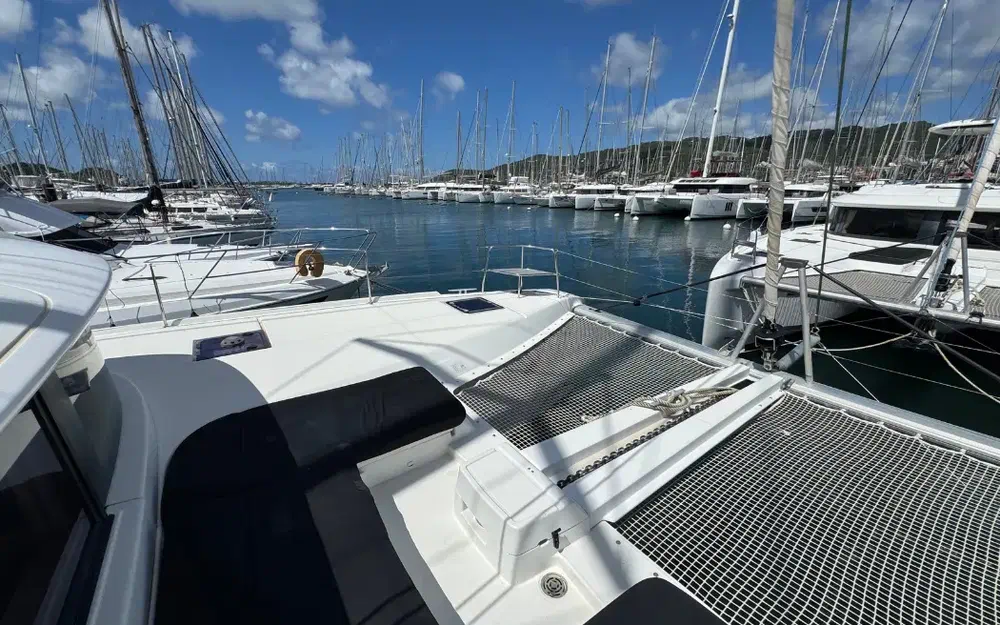 slider 22 Lagoon 46