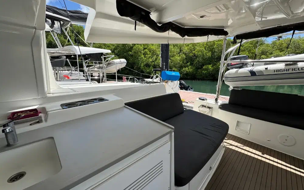 slider 6 Lagoon 46