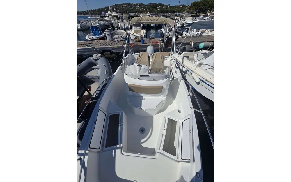 slider 3 Jeanneau Cap Camarat 6.5 CC