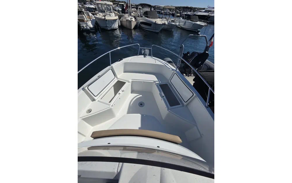 slider 4 Jeanneau Cap Camarat 6.5 CC