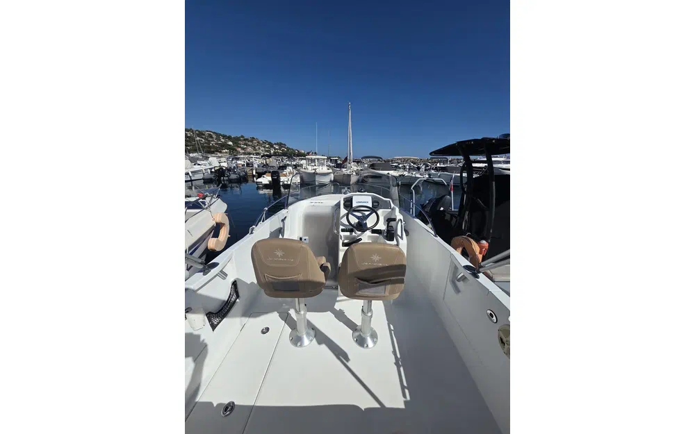 slider 6 Jeanneau Cap Camarat 6.5 CC