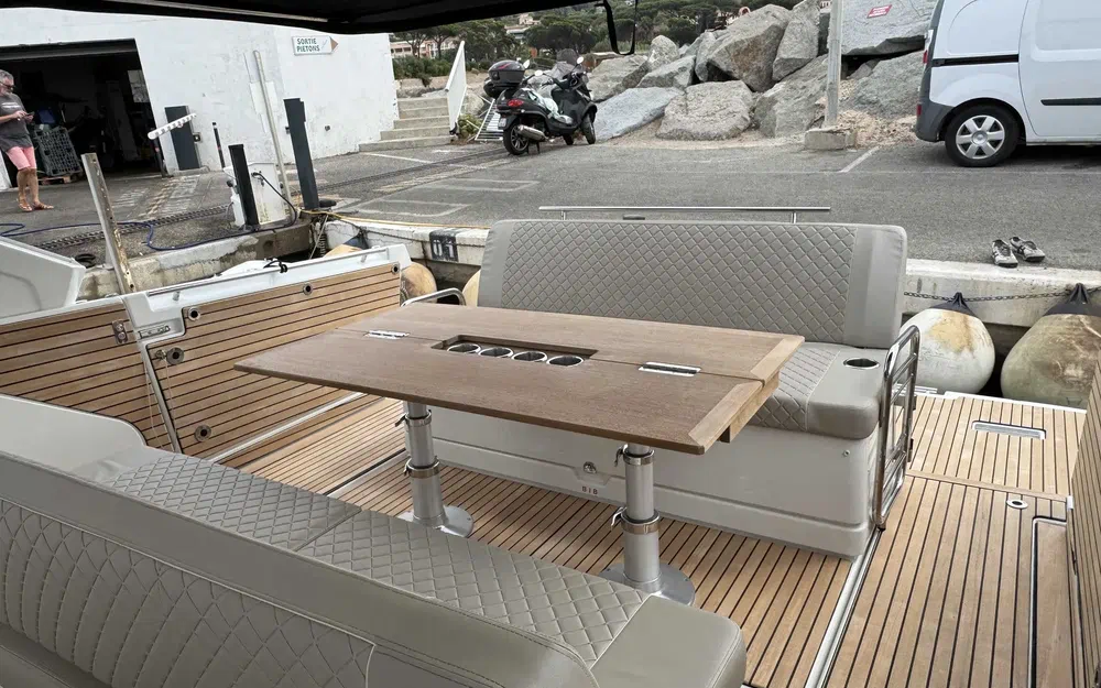 slider 2 Jeanneau DB 37