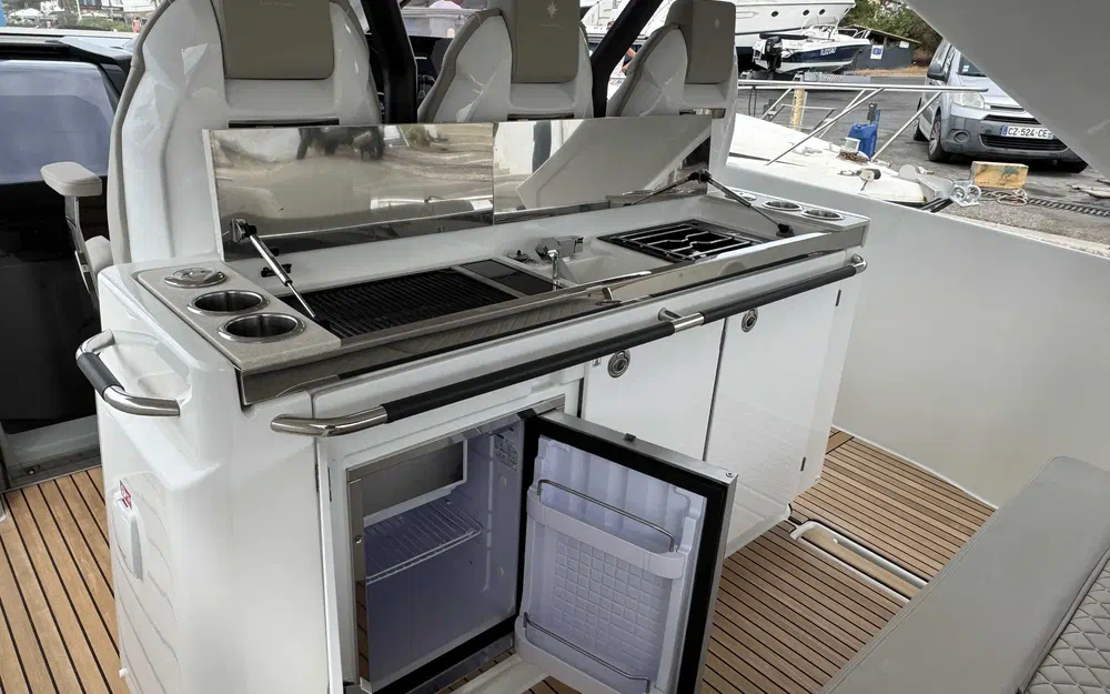 slider 6 Jeanneau DB 37