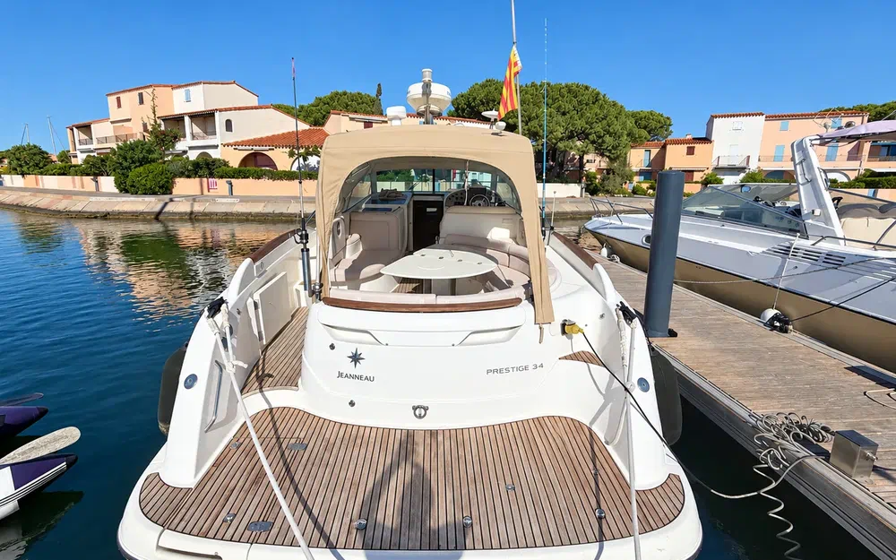 slider 2 Jeanneau Prestige 34 Hard Top