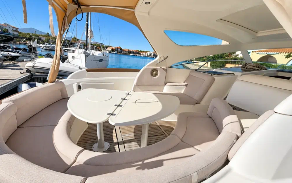 slider 6 Jeanneau Prestige 34 Hard Top