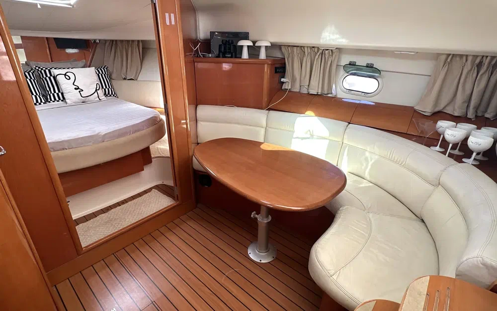 slider 10 Jeanneau Prestige 34 Hard Top