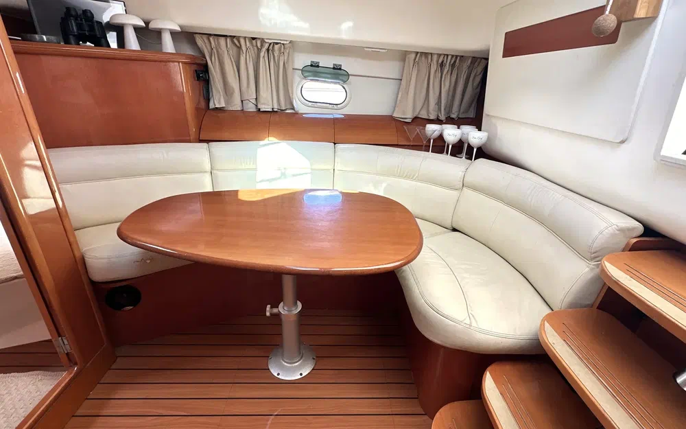 slider 11 Jeanneau Prestige 34 Hard Top
