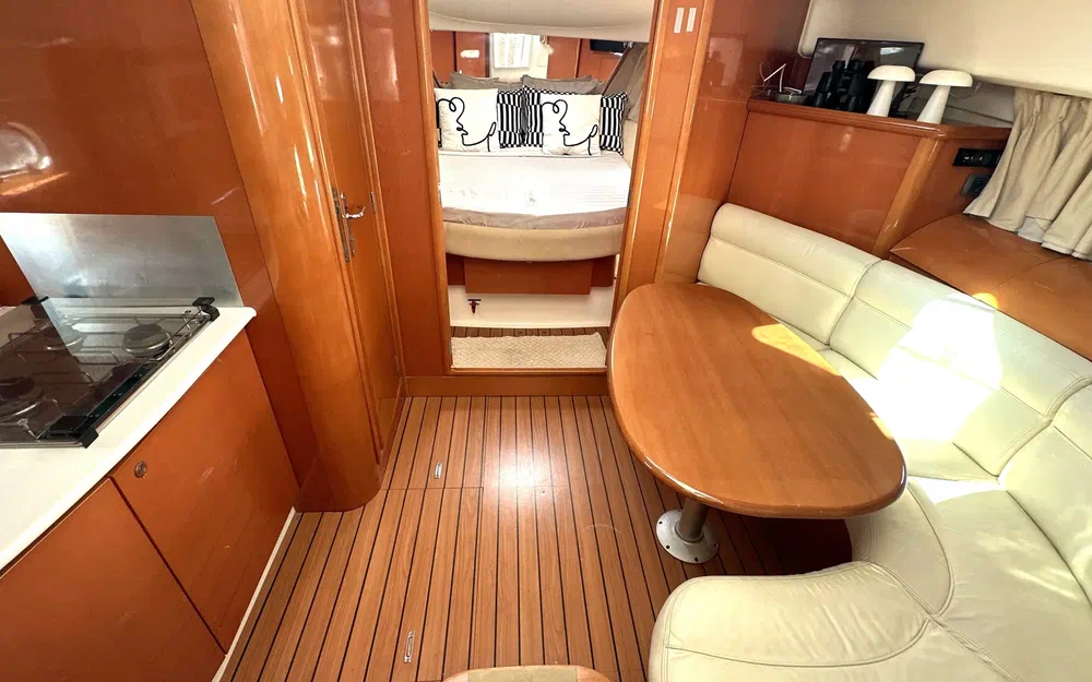 slider 9 Jeanneau Prestige 34 Hard Top