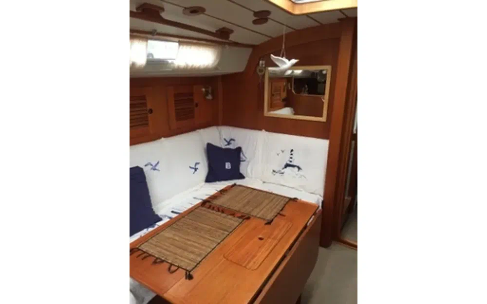 slider 11 Hallberg Rassy 36