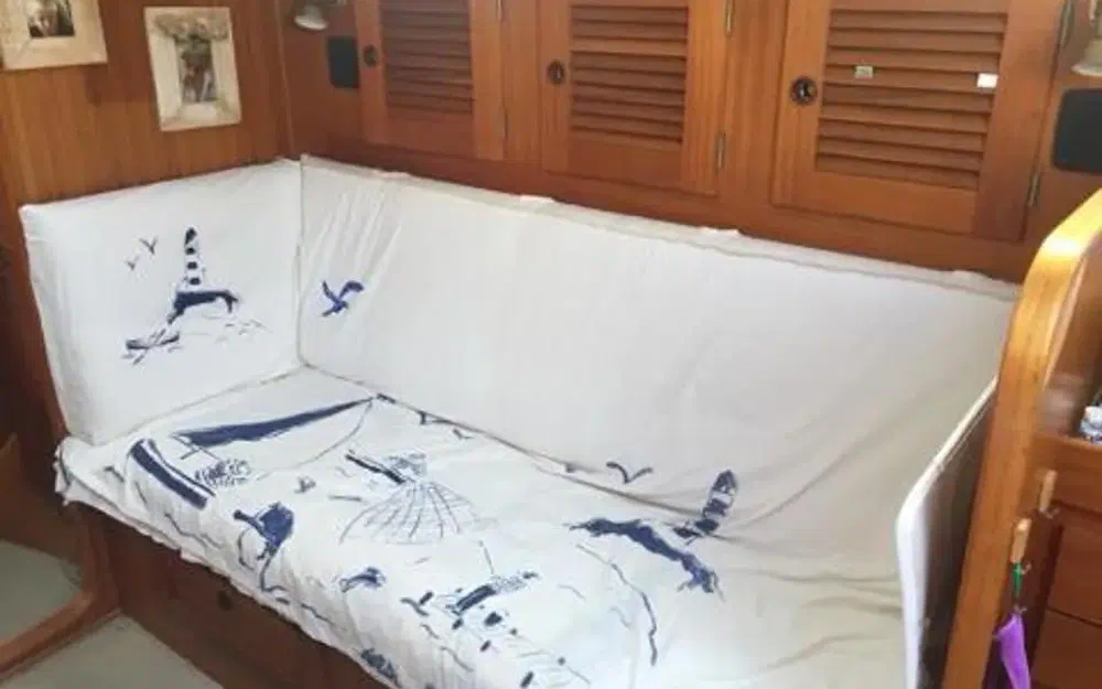 slider 18 Hallberg Rassy 36