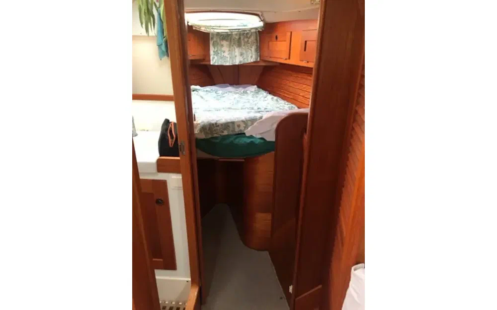 slider 19 Hallberg Rassy 36