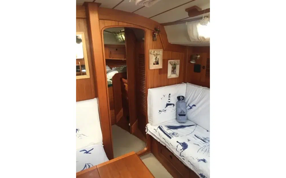 slider 23 Hallberg Rassy 36
