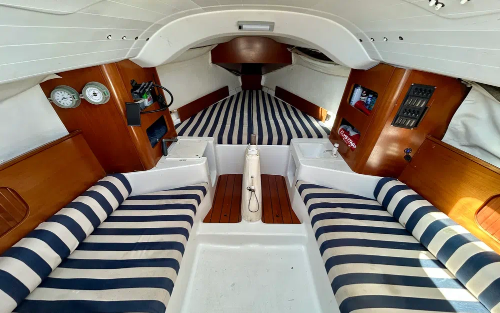 slider 1 Beneteau First 211