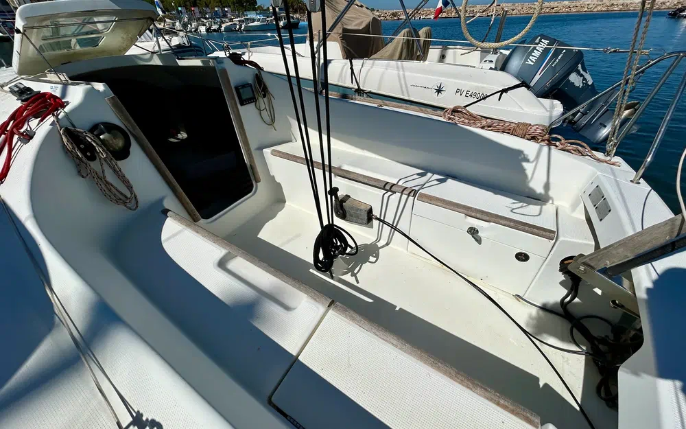 slider 6 Beneteau First 211