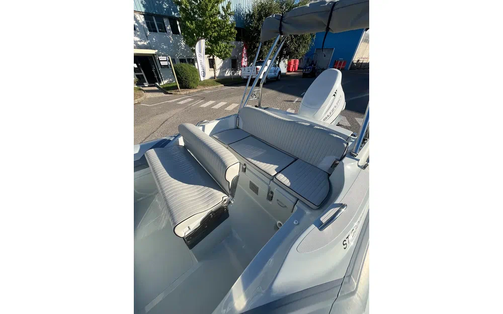 slider 6 Zar Formenti Zar 53 Classic Luxury