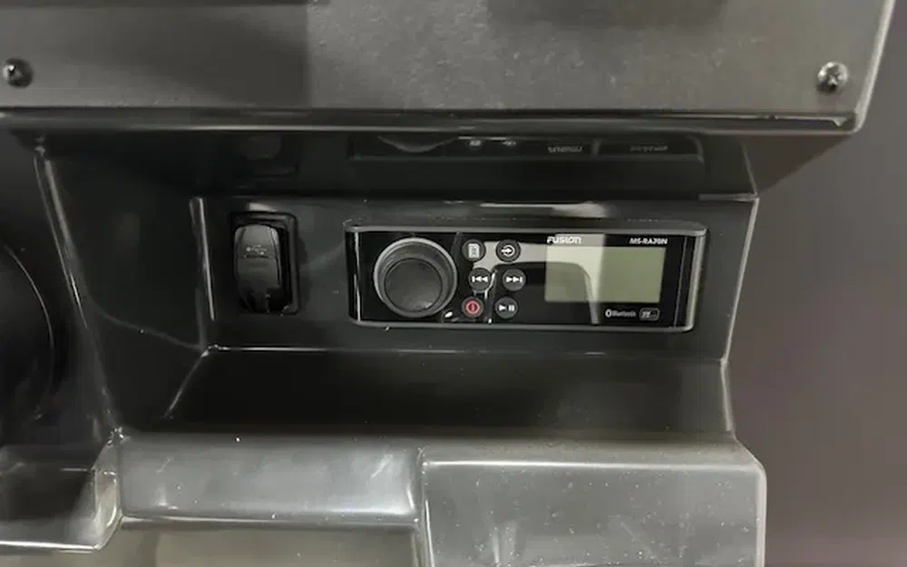 slider 22 Quicksilver 805 Open