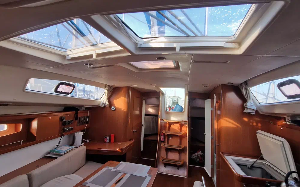 slider 5 Beneteau Oceanis 43