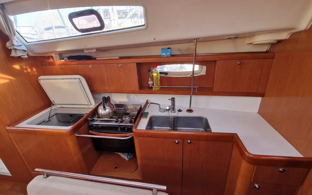 slider 6 Beneteau Oceanis 43