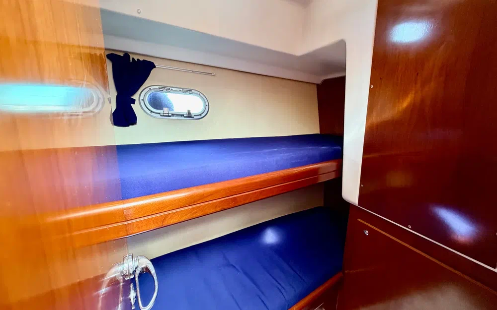 slider 22 Beneteau Antares 980