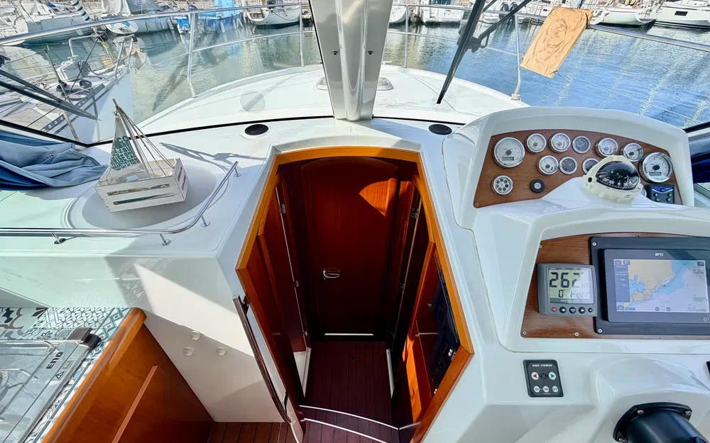 slider 17 Beneteau Antares 980
