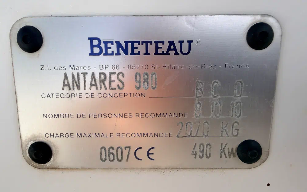 slider 24 Beneteau Antares 980