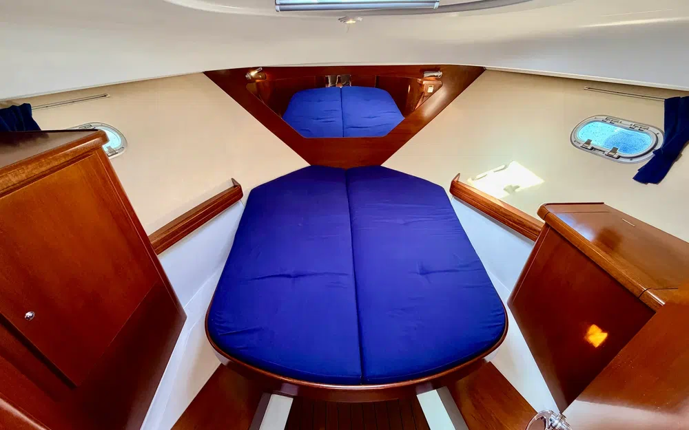slider 18 Beneteau Antares 980